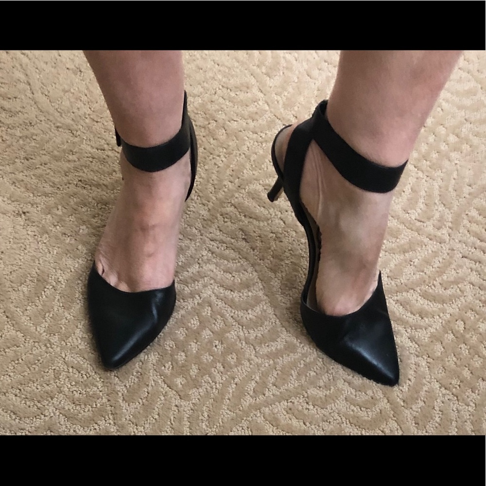 Ankle-strap shoe